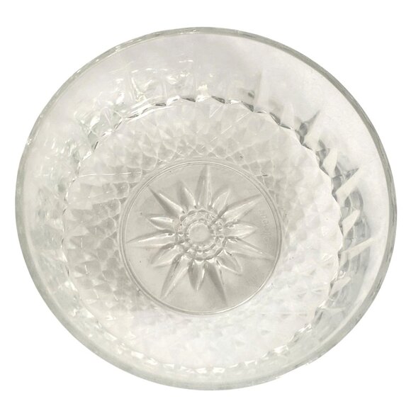 Arcoroc USA Clear Glass Bowl With Diamond Pattern Sunburst Base For Fruit Candy - Picture 2 of 9